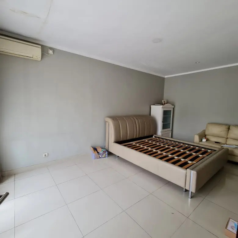 Ruang Mezanin di Premier Park 2 Lebar 12