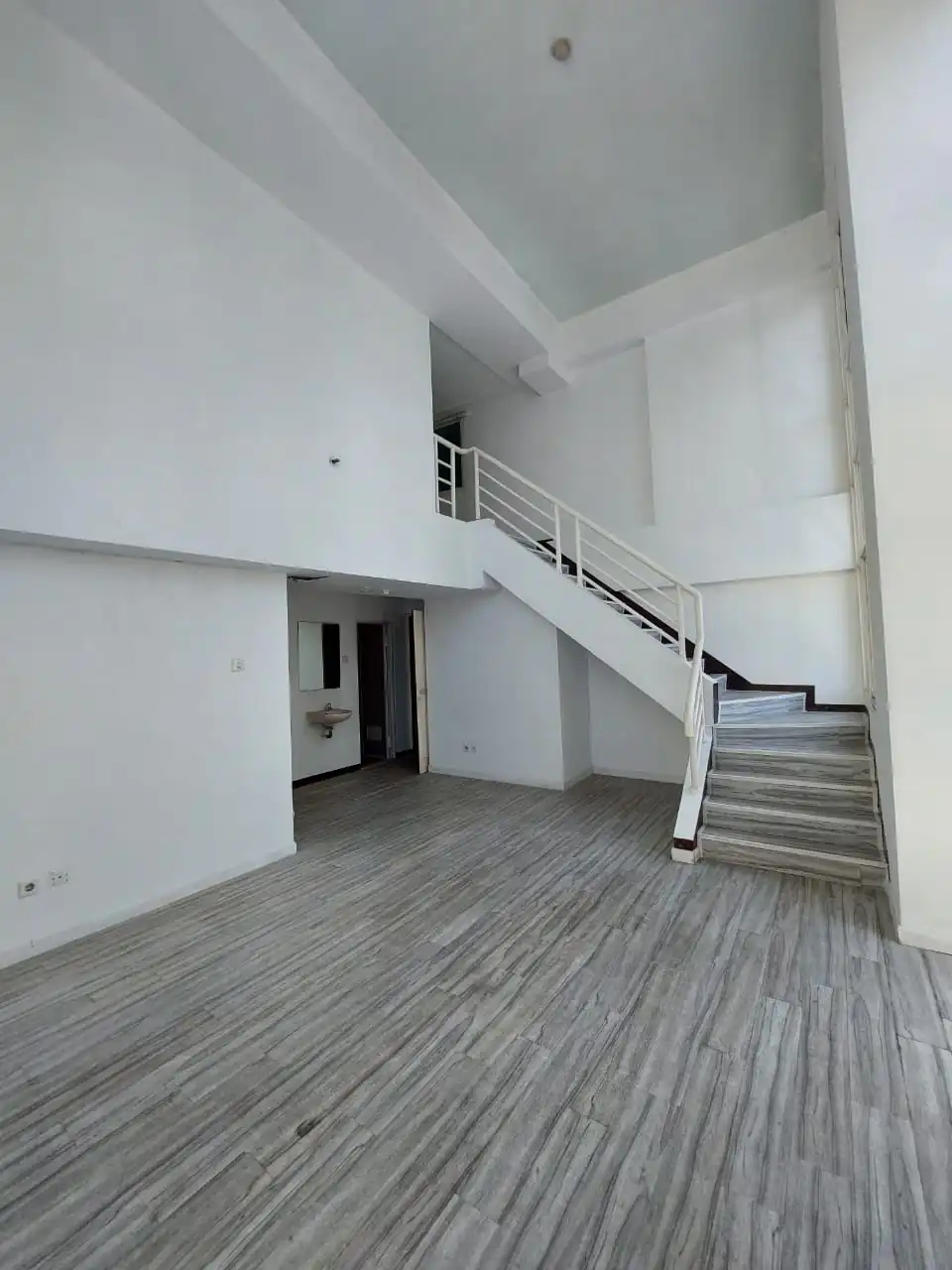 Disewakan Apartemen Edelweiss Kemayoran SATULISTING.com