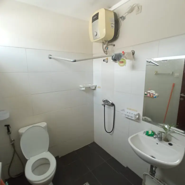 Kamar Mandi Rumah Premier Park 2