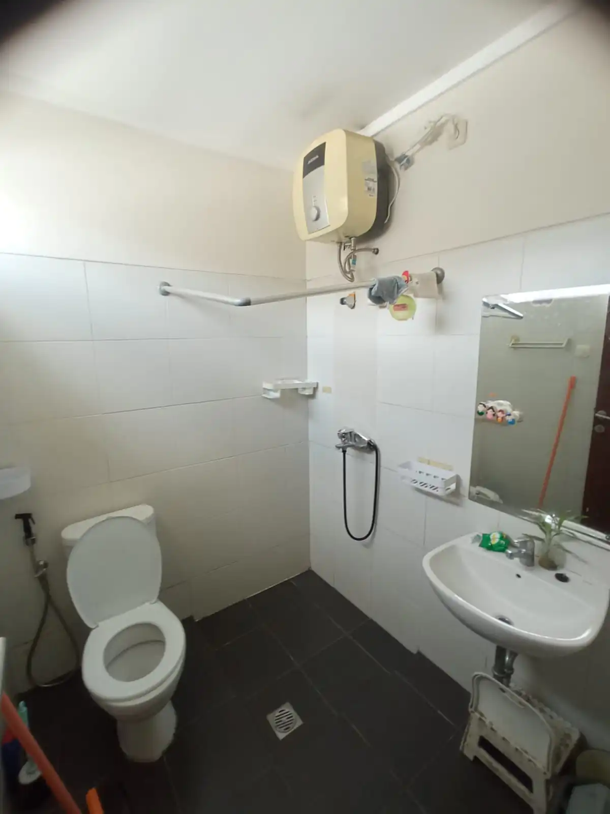 Kamar Mandi Rumah Premier Park 2
