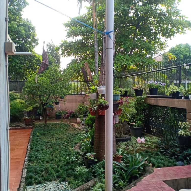 Taman Depan RUMAH PULAU PUTRI KOTA MODERNLAND TANGERANG