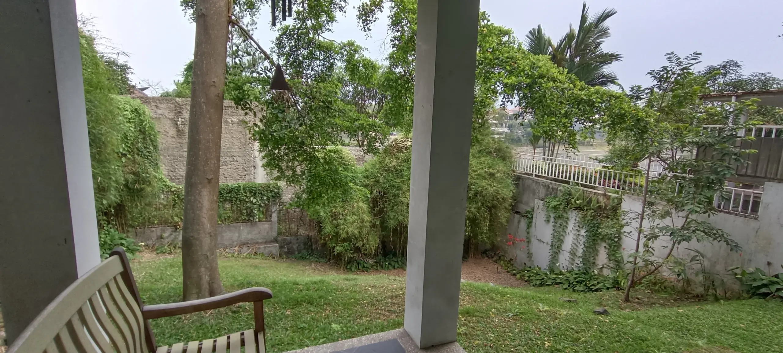 Taman Belakang Rumah Kota Baru Parahyangan Tatar Pitaloka View Danau