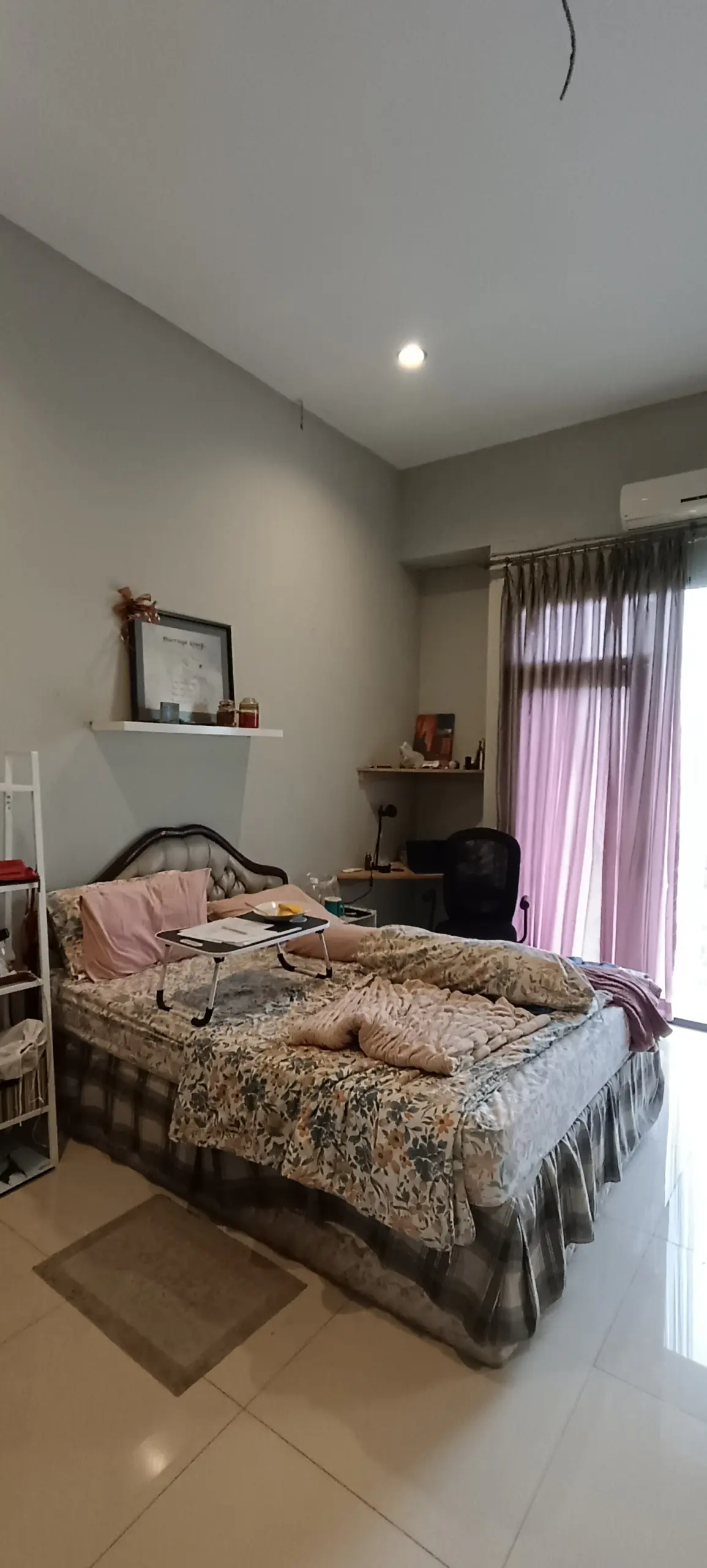 Kamar tidur Rumah Kota Baru Parahyangan Tatar Pitaloka View Danau