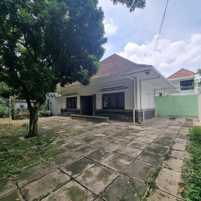 RUMAH STRATEGIS TRUNOJOYO BANDUNG 2