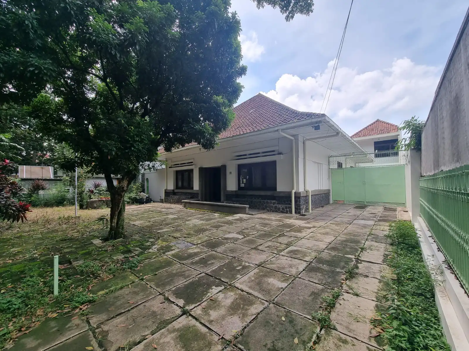 RUMAH STRATEGIS TRUNOJOYO BANDUNG 2