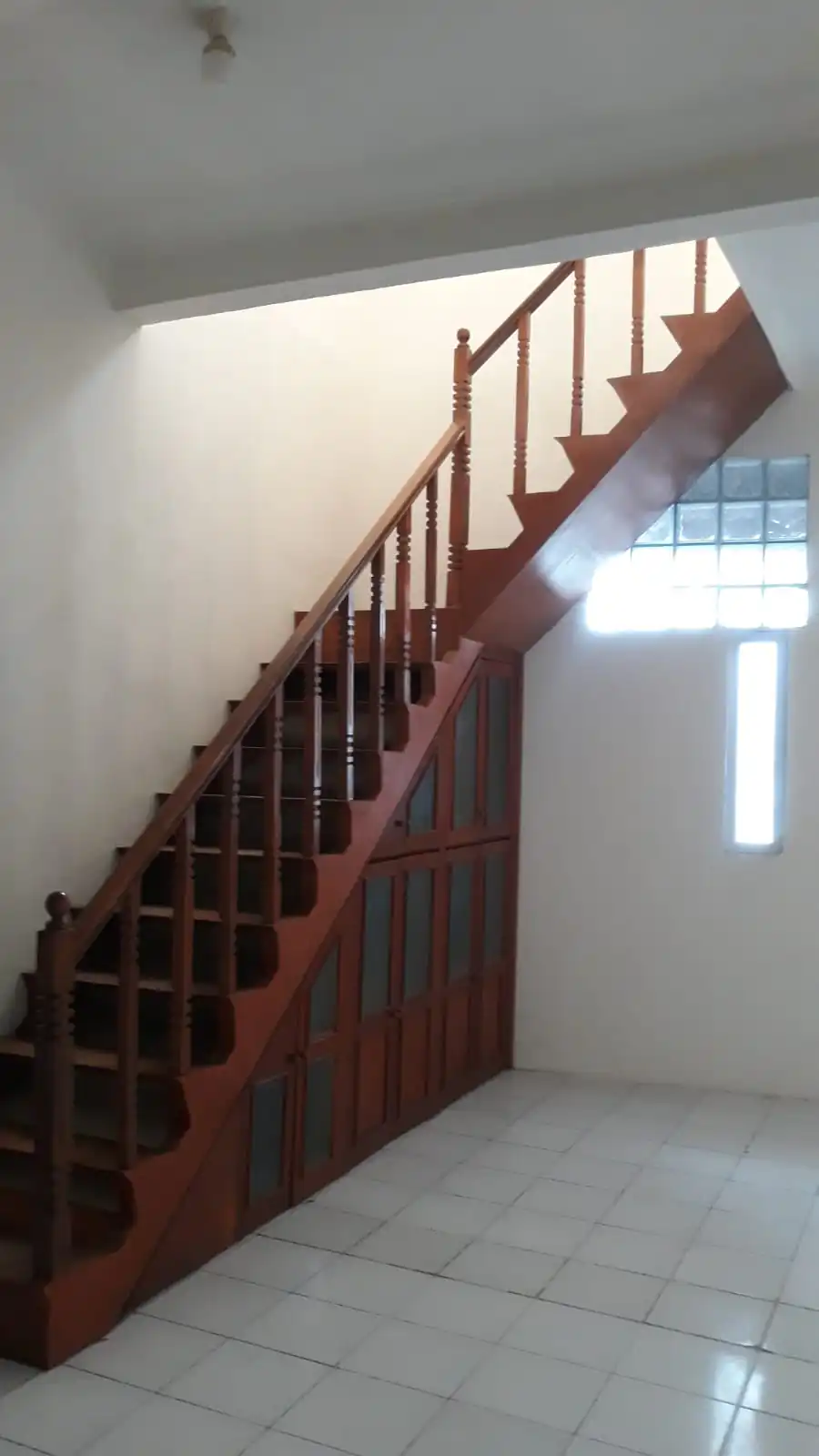 Tangga ke Lantai 2 Cijerah