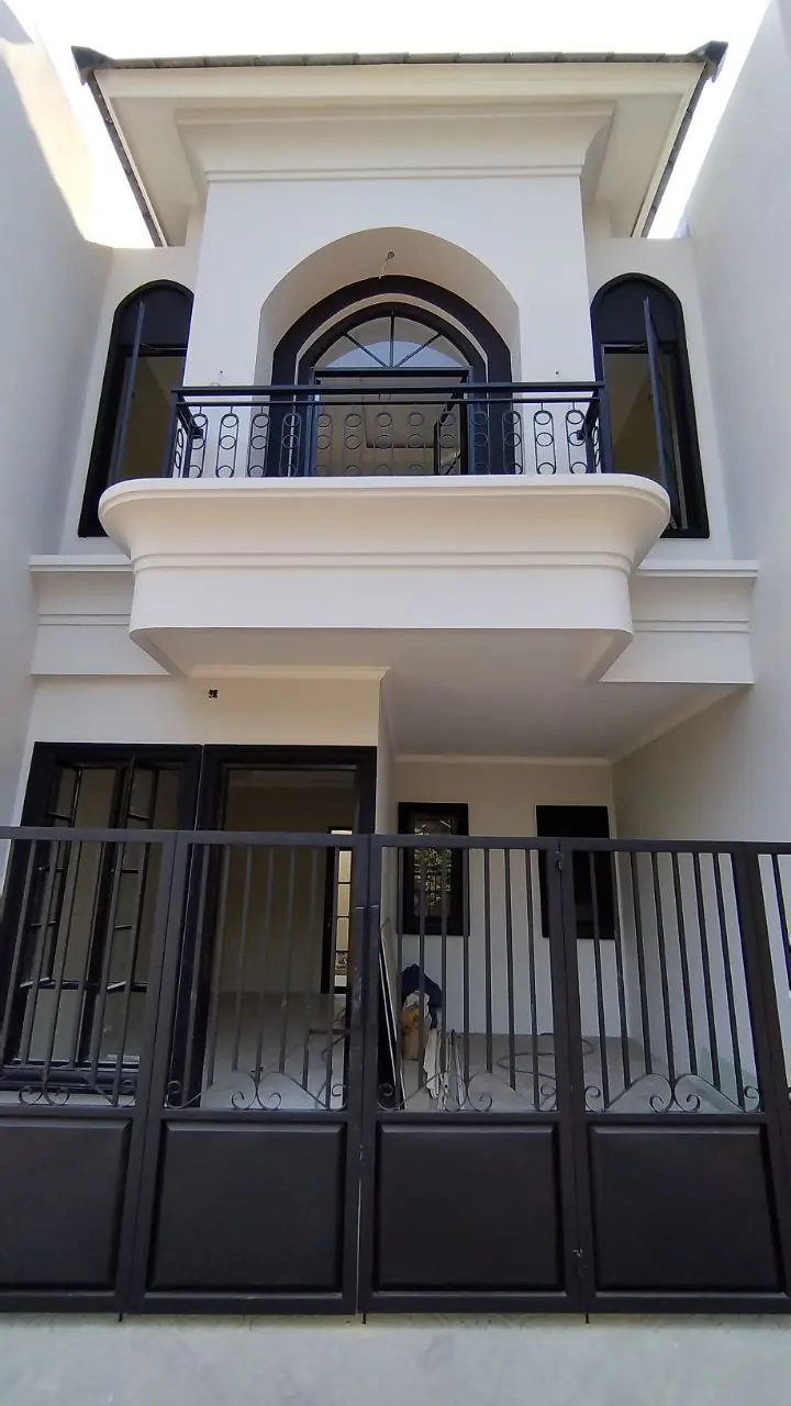 Tampak Muka Depan dari Rumah Murah 2 Lantai Di Kalimulya Depok