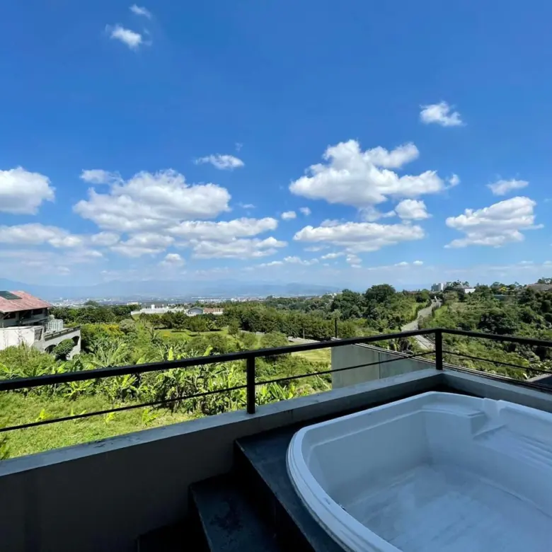 Dijual Rumah Mewah dibawah harga pasar di Setiabudhi Bandung - Jacuzzi