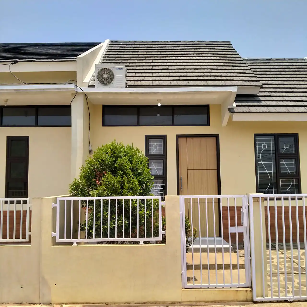 Tampak Muka Dijual Rumah Siap Huni di Kota Bekasi