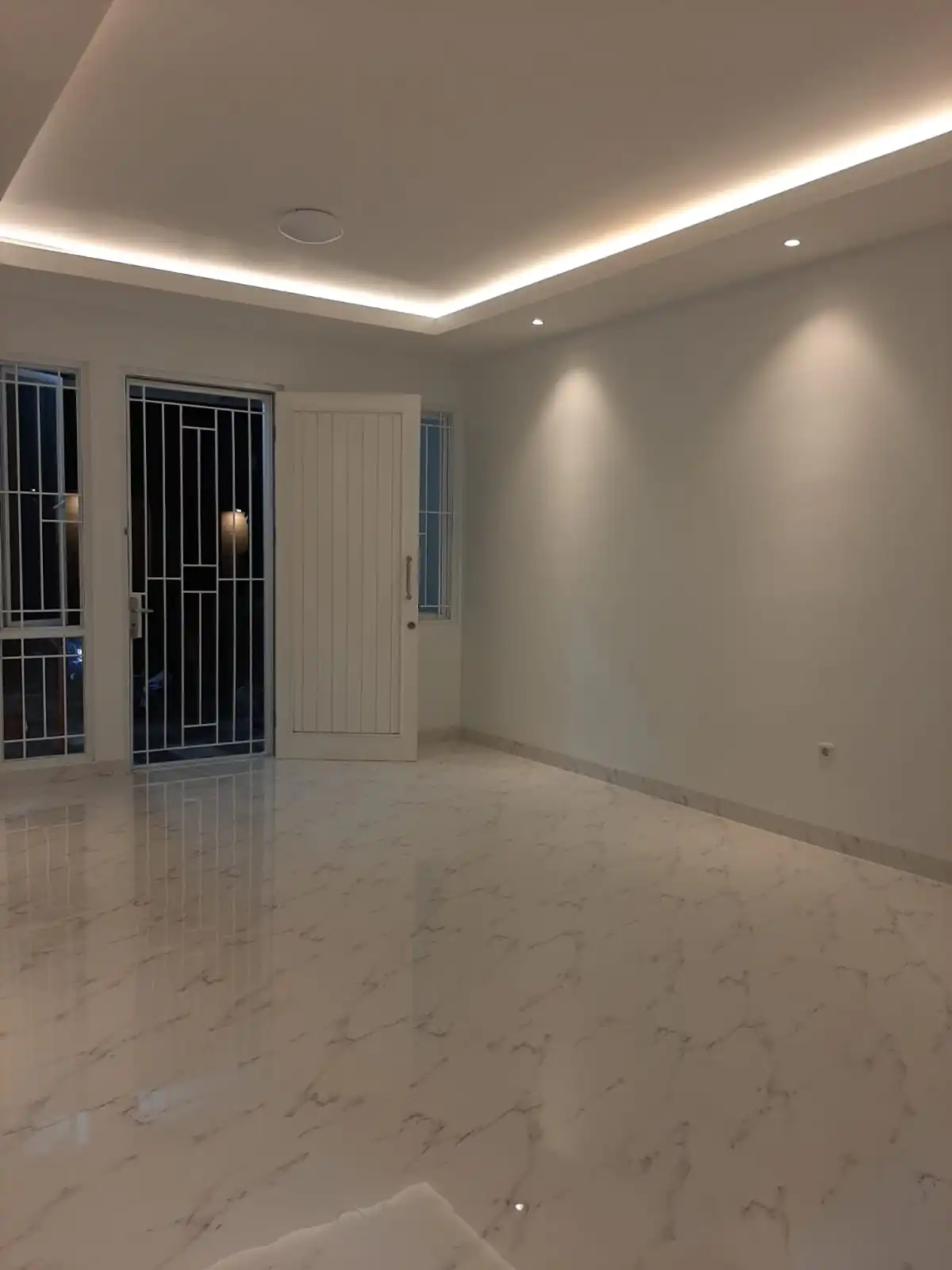Rumah Siap Huni Cantik Rapih Terawat 2 Lantai di BSD City