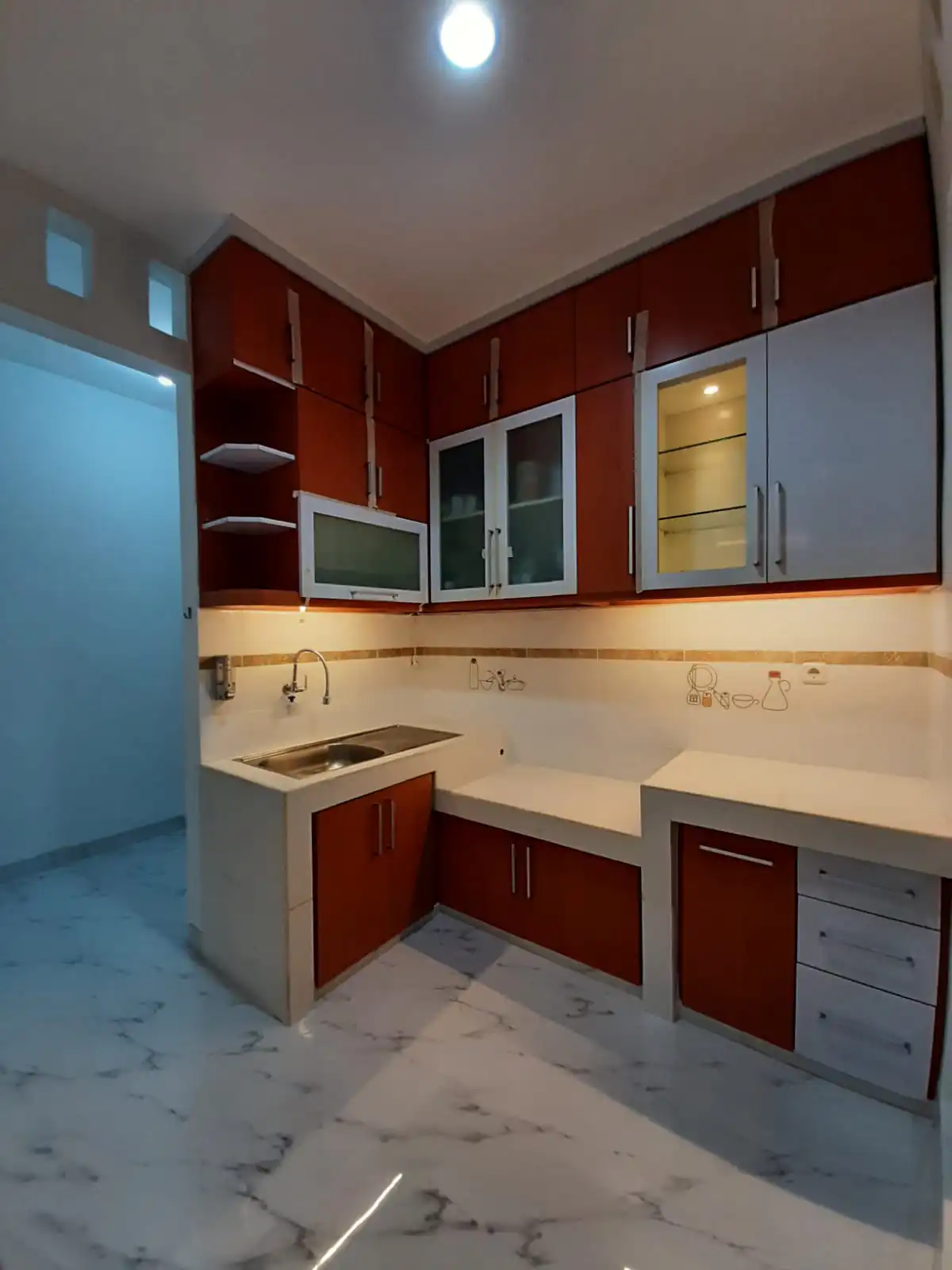 Dapur Rumah Siap Huni Cantik Rapih Terawat 2 Lantai di BSD City