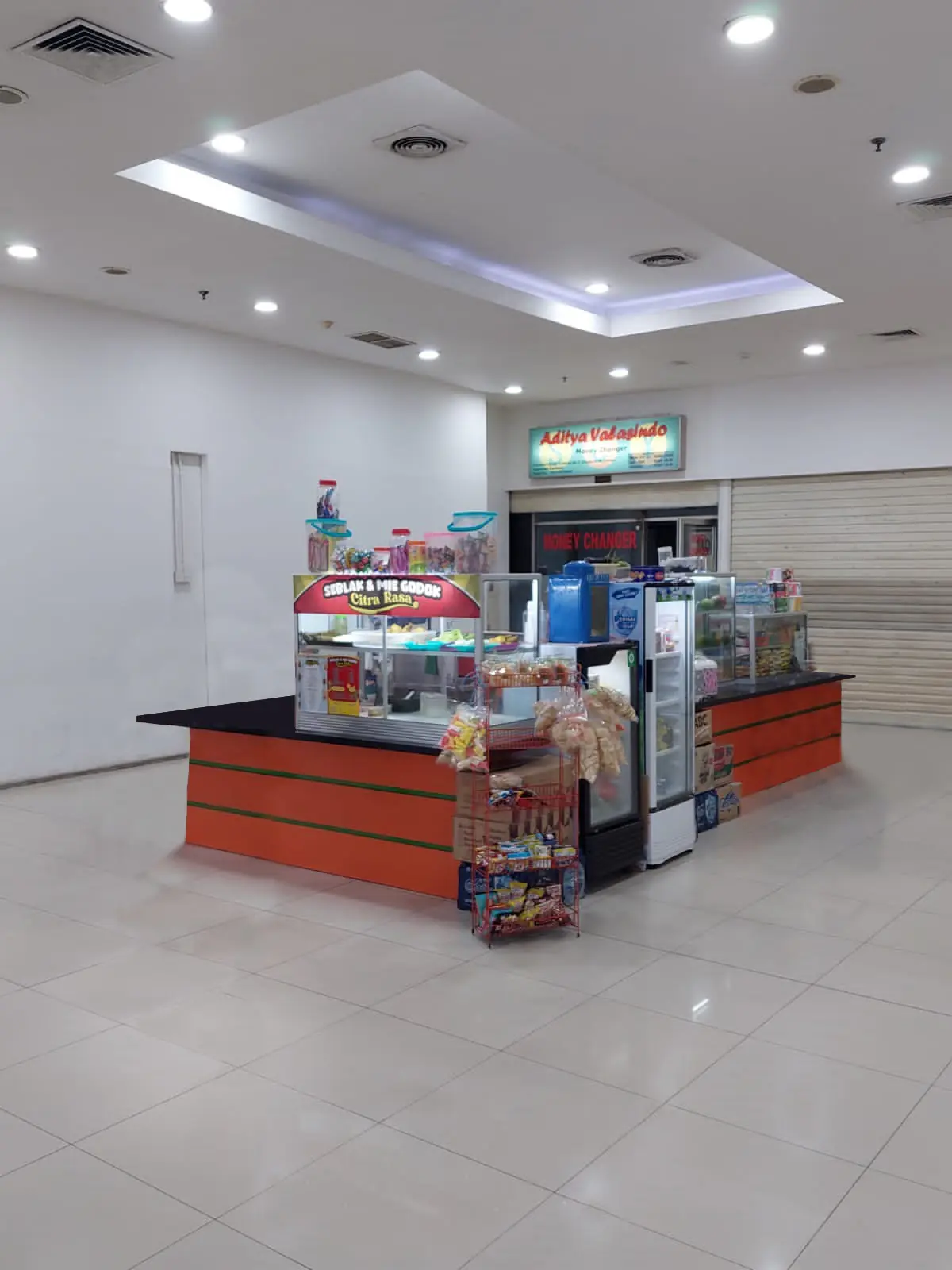 Kios di Dalam Supermall Karawaci
