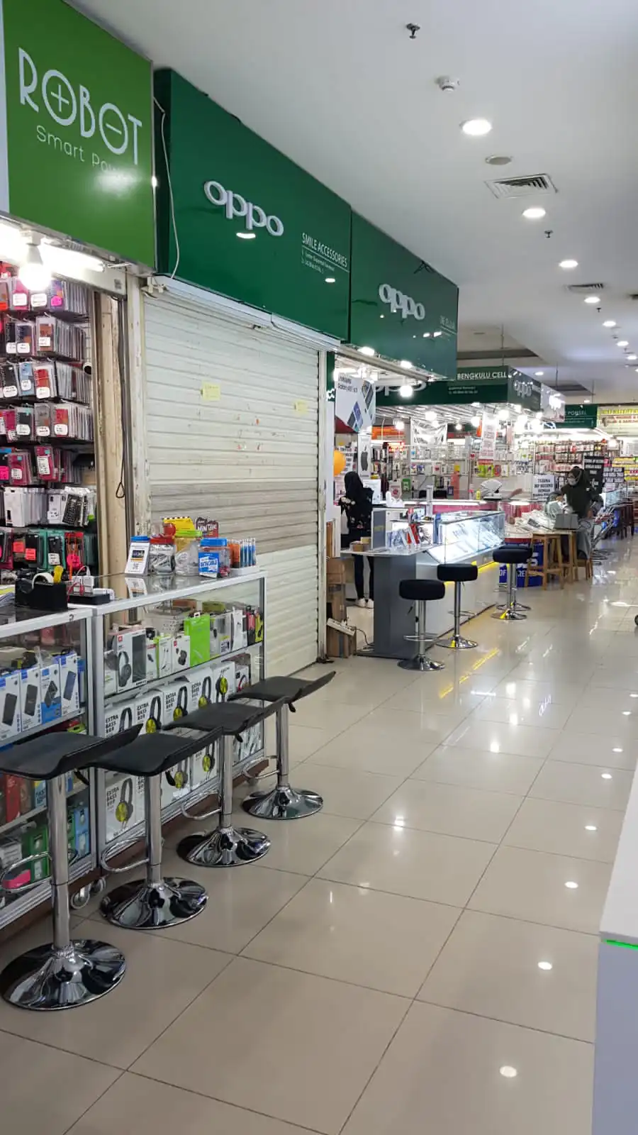 Kios Dengan Posisi Strategis di Dalam Supermall Karawaci