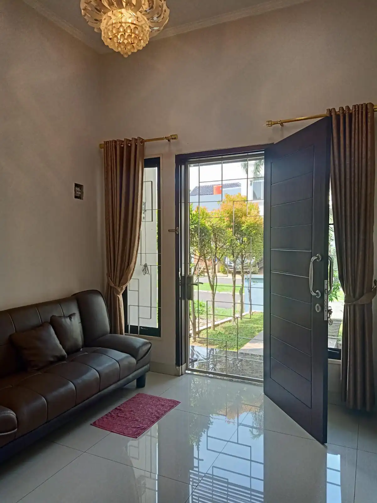 Rumah Siap Huni di Komplek Holandia Karawaci 4
