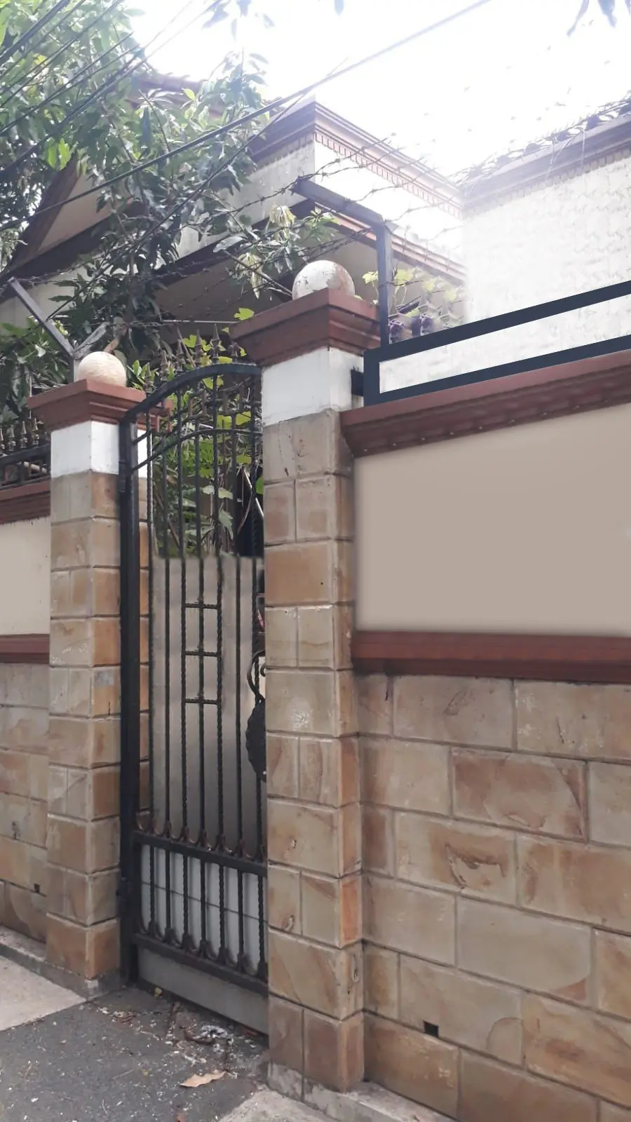 Rumah Di Taman Palem Lestari Jakarta Barat 8