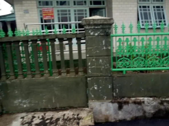 Jual rumah hitung Tanah nya aja di munjul jakarta timur