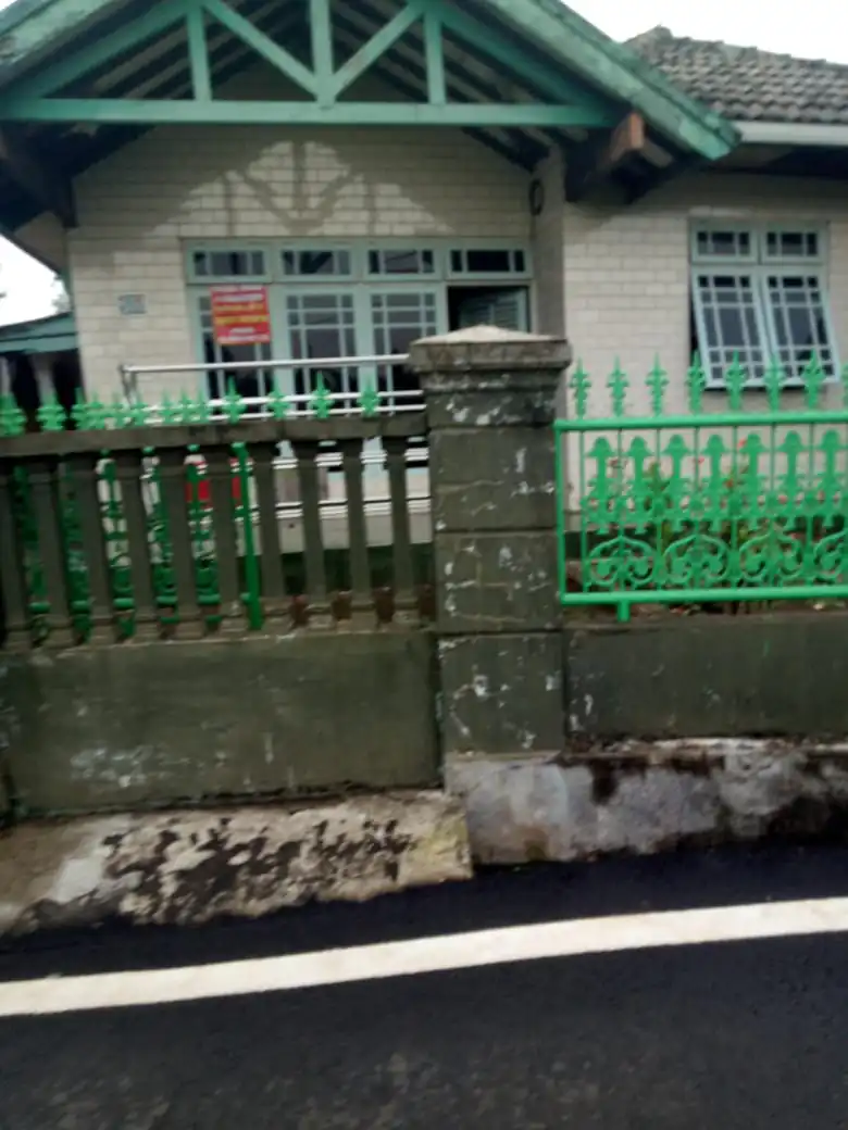 Jual rumah hitung Tanah nya aja di munjul jakarta timur