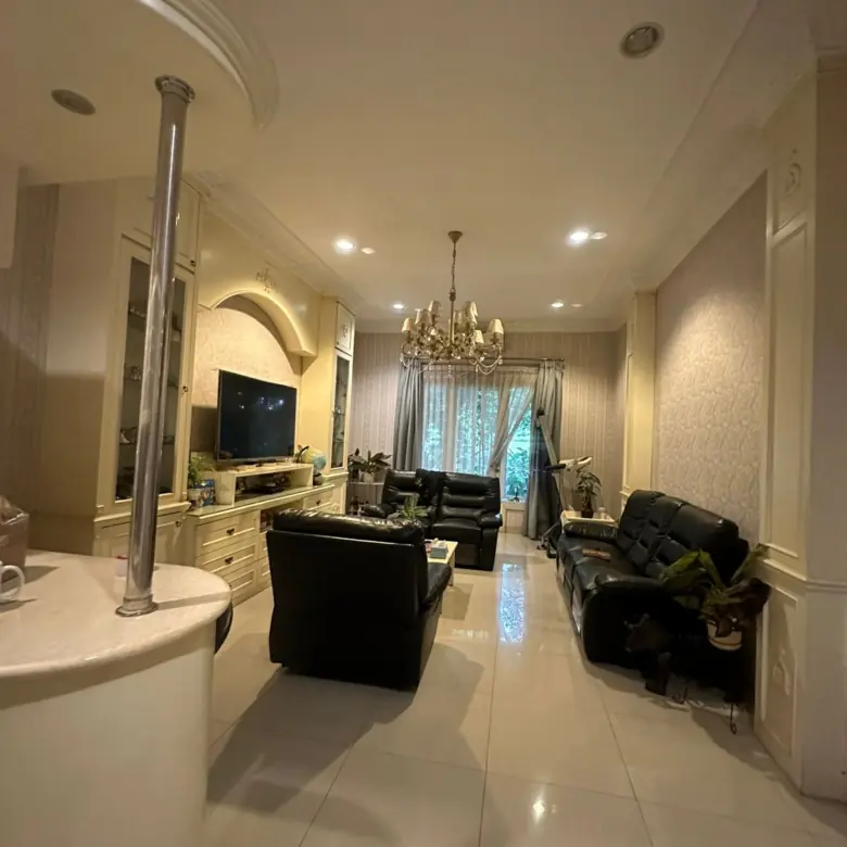 Living Room Lantai Atas Cluster Aquamarine Gading Serpong