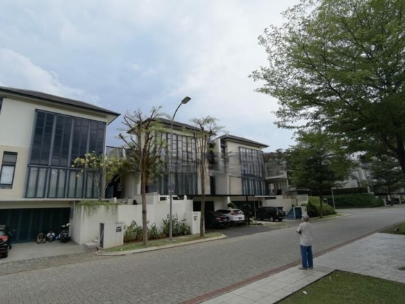 DIJUAL RUMAH NAVAPARK CLUSTER LAKEWOOD BSD CITY