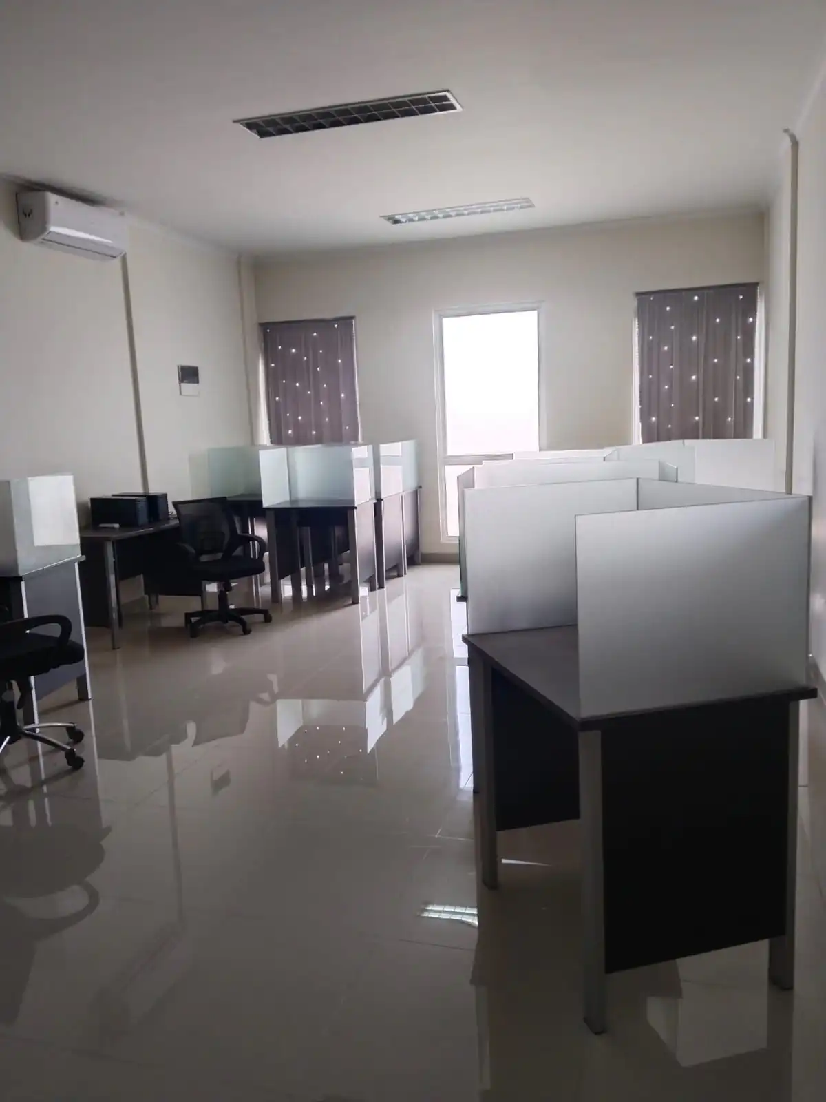 Lantai 2 Ruko Faraday