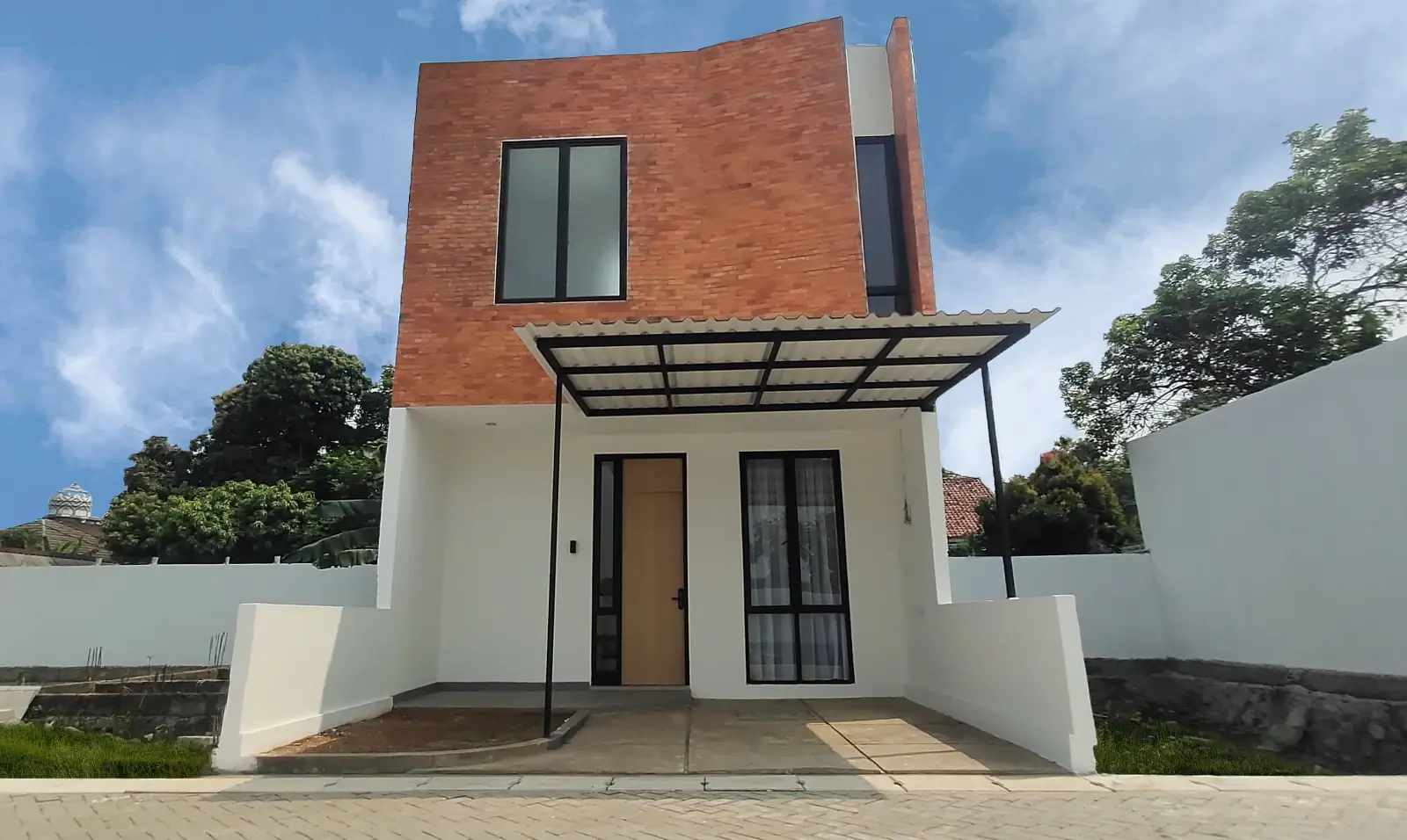Tampak Depan Rumah Siap Huni Cluster Di Cisauk Tangerang