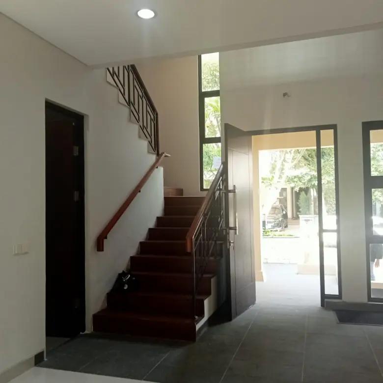 Ruang Depan Rumah Bagus Siap Huni 2 Lantai Cluster Mayfield Greenwich BSD