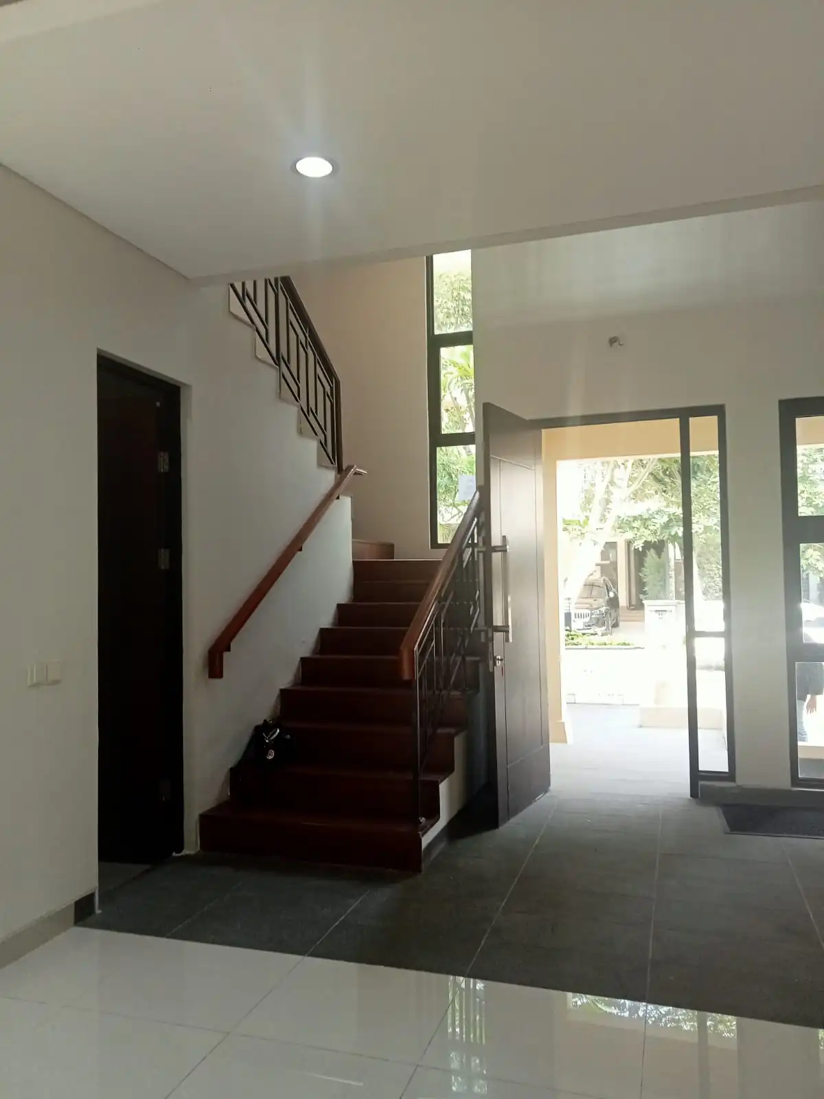 Ruang Depan Rumah Bagus Siap Huni 2 Lantai Cluster Mayfield Greenwich BSD