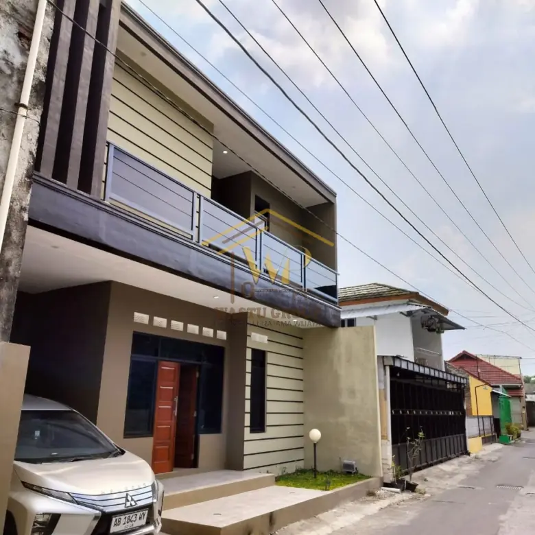 DIJUAL RUMAH CANTIK SIAP HUNI 2 LANTAI DI JALAN HOS COKROAMINOTO JOGJA 2