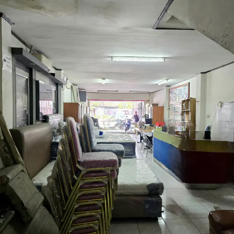 Ruang Dalam Ruko Dijual Jalan Raya Merdeka