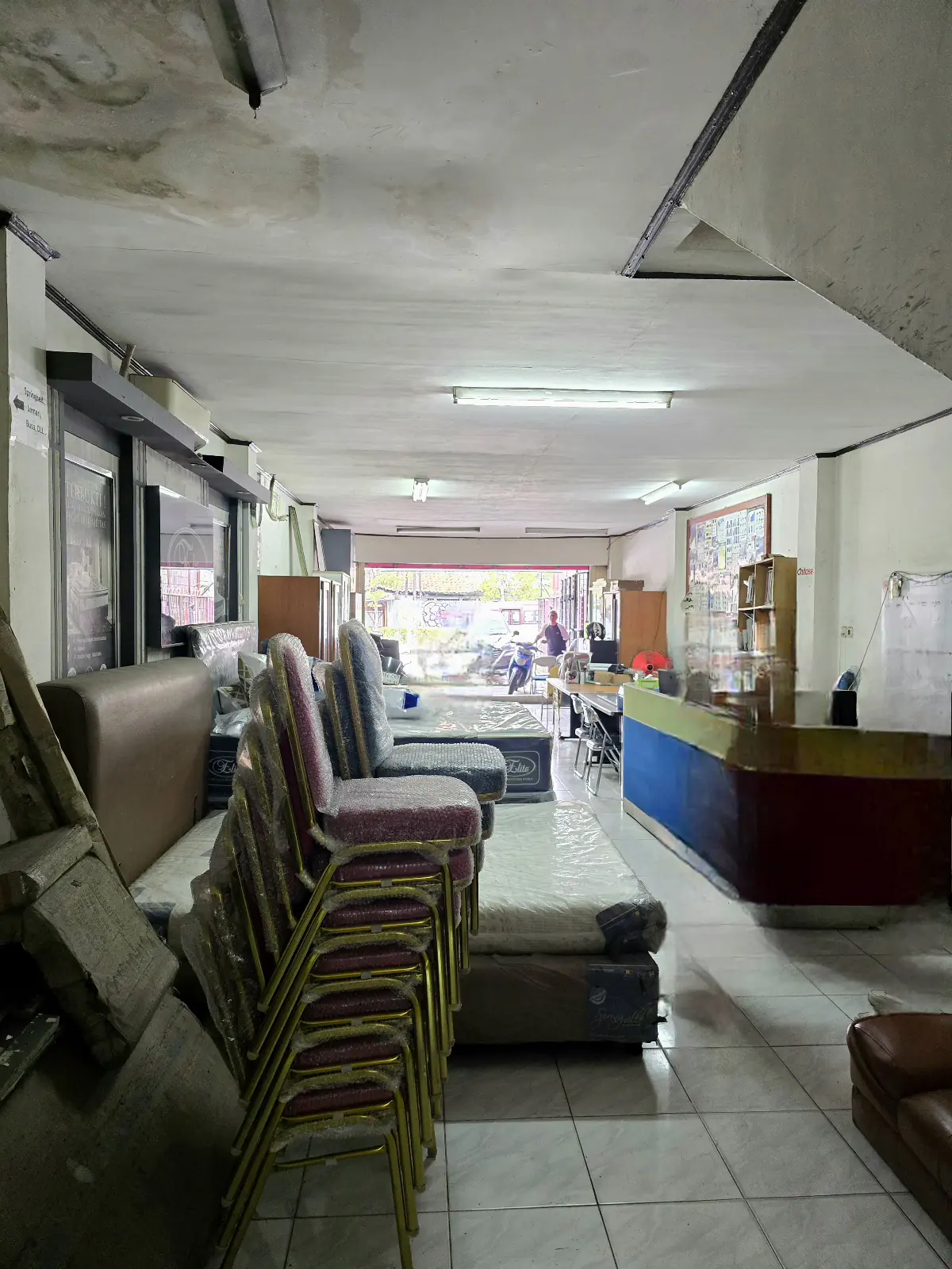 Ruang Dalam Ruko Dijual Jalan Raya Merdeka