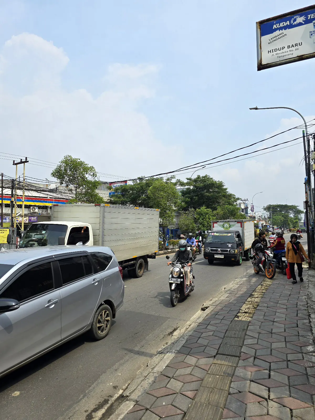Jalan Raya Merdeka Tangerang 2