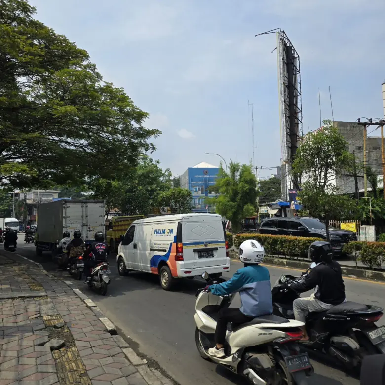 Jalan Raya Merdeka Tangerang