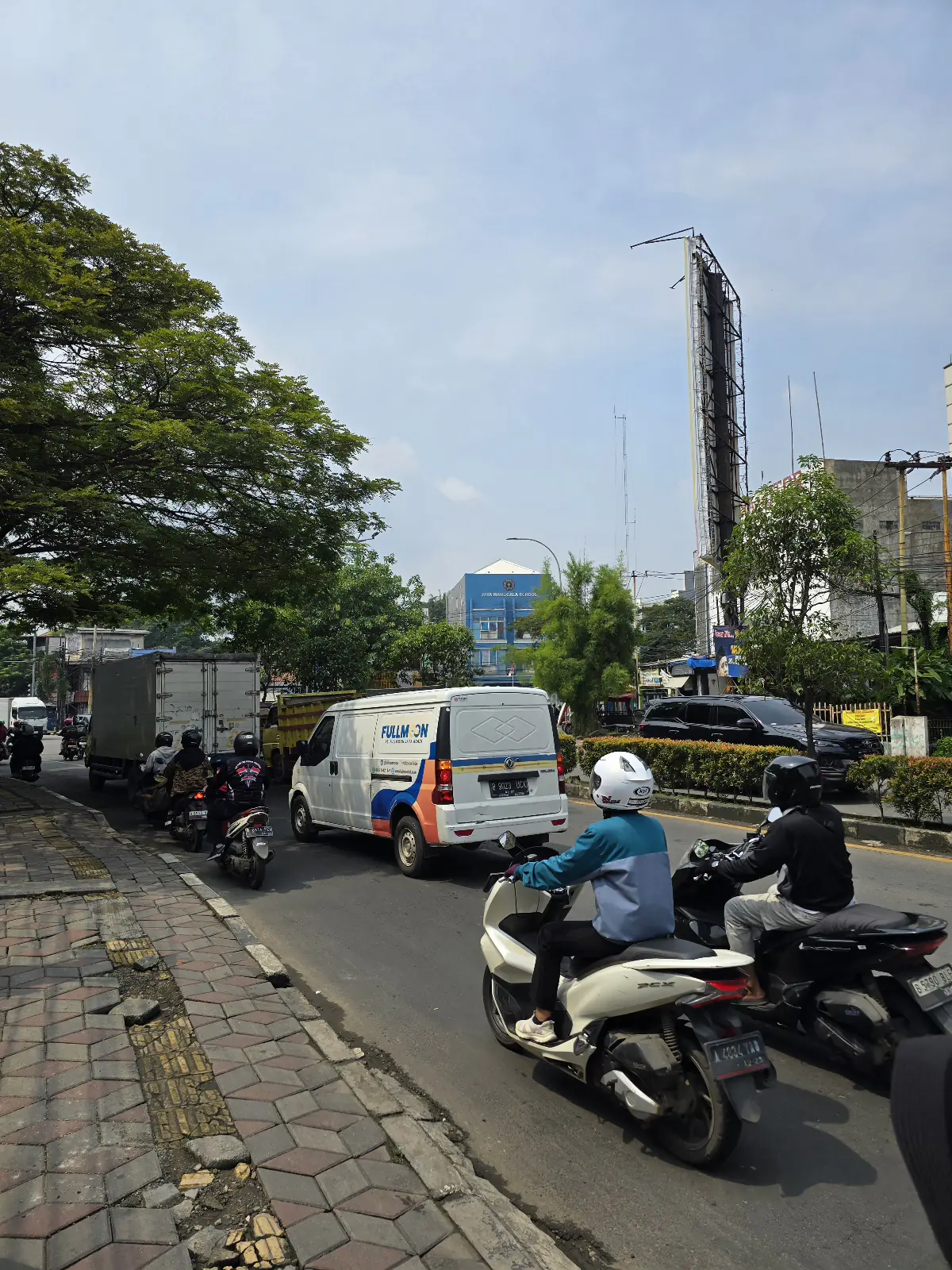 Jalan Raya Merdeka Tangerang