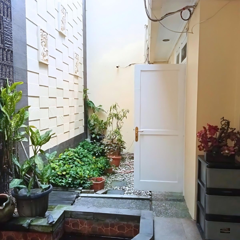 Rumah di Jalan Hartono Raya Modernland