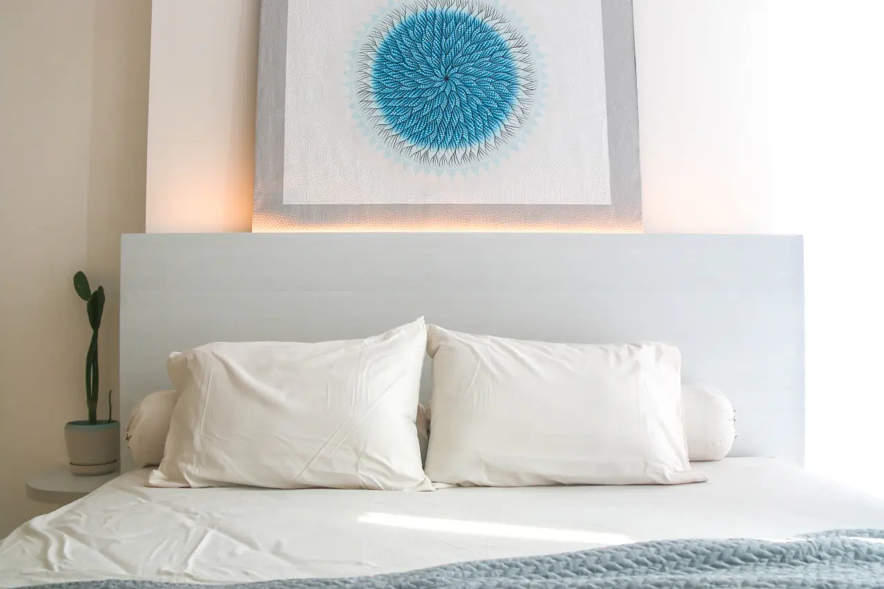 Bed Pada Kamar Tidur Apartemen Brooklyn Alam Sutera