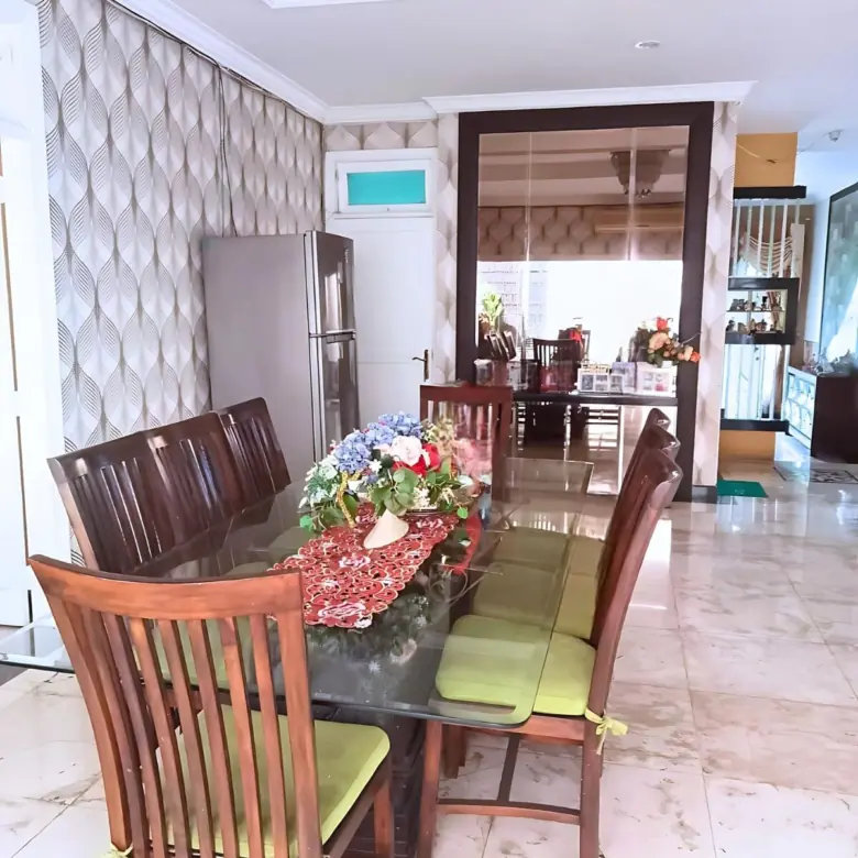Rumah di Jalan Hartono Raya Modernland