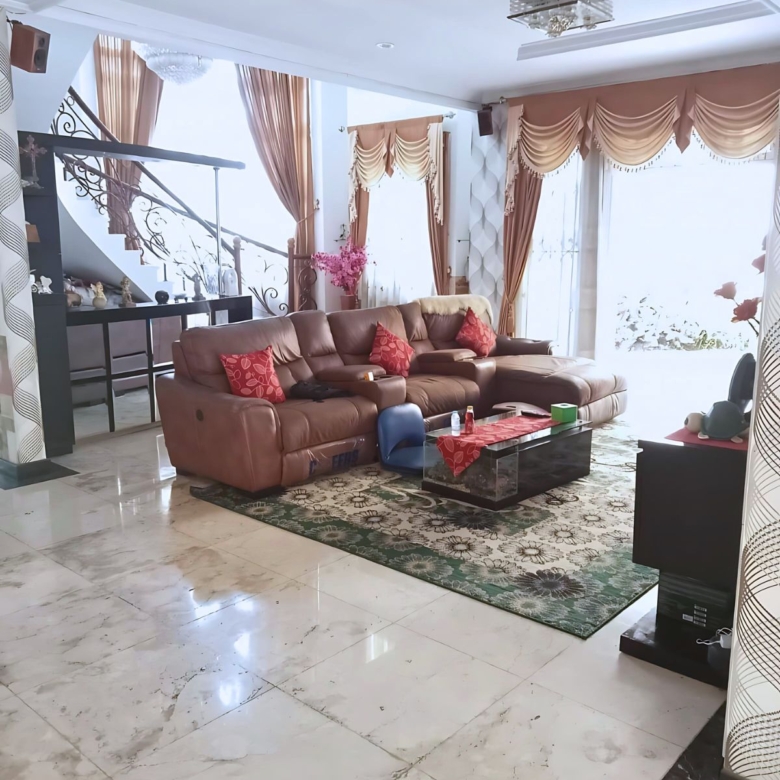 Rumah di Jalan Hartono Raya Modernland