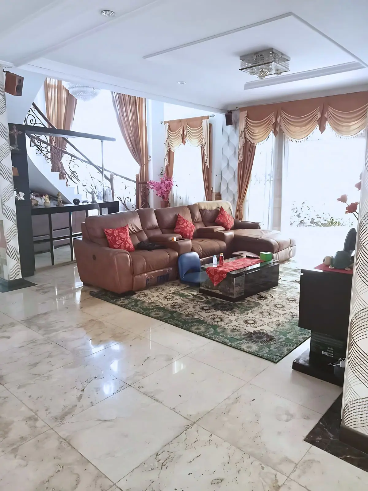Rumah di Jalan Hartono Raya Modernland