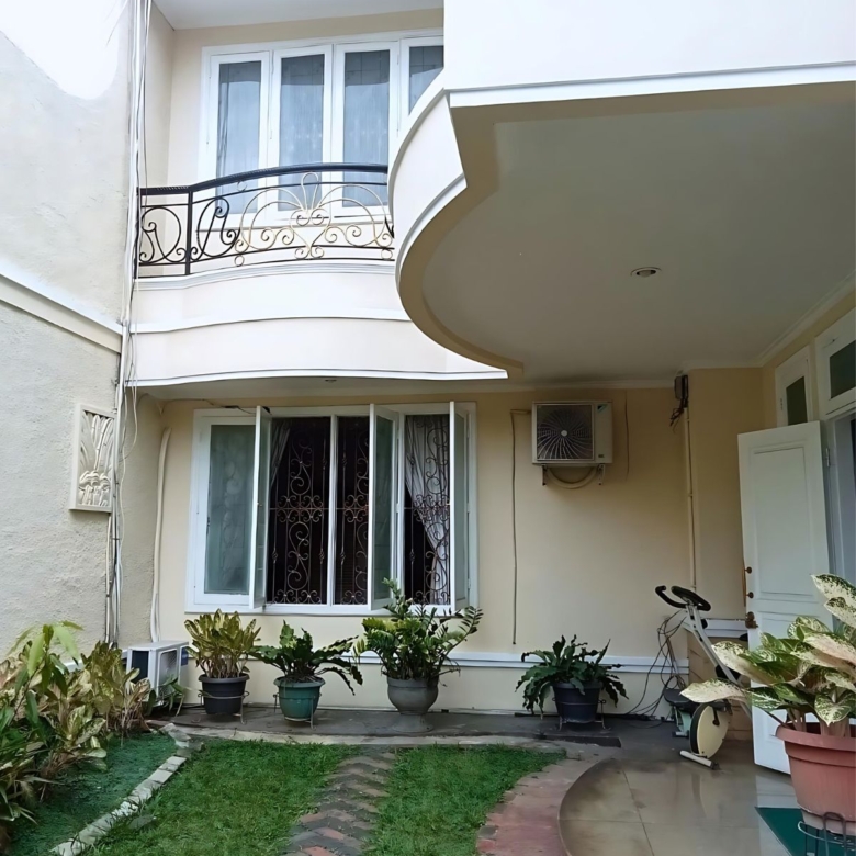 Rumah di Jalan Hartono Raya Modernland