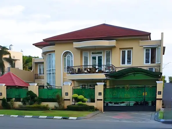 Tampak muka rumah di Hartono Raya Kota Modernland Tangerang