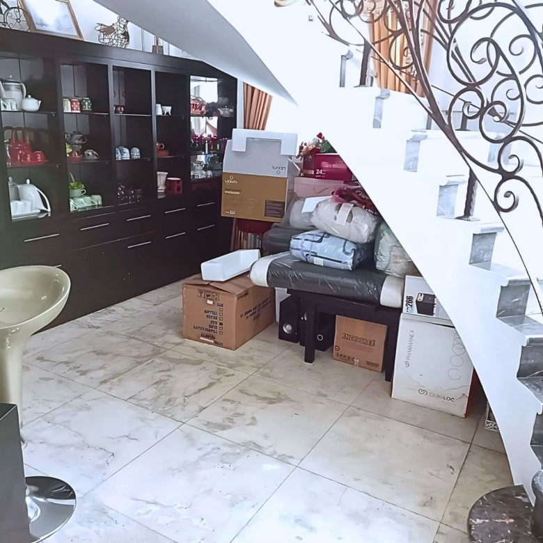 Rumah di Jalan Hartono Raya Modernland