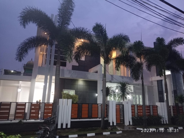 Rumah huk baru 2 lantai hadap Timur depan Mall Grand Galaxy Park