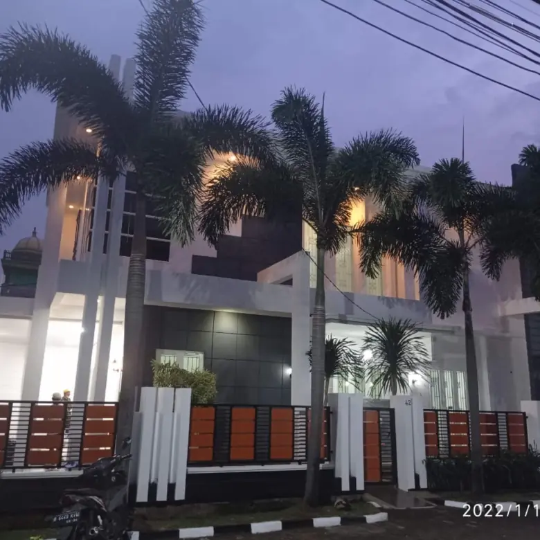 Rumah huk baru 2 lantai hadap Timur depan Mall Grand Galaxy Park