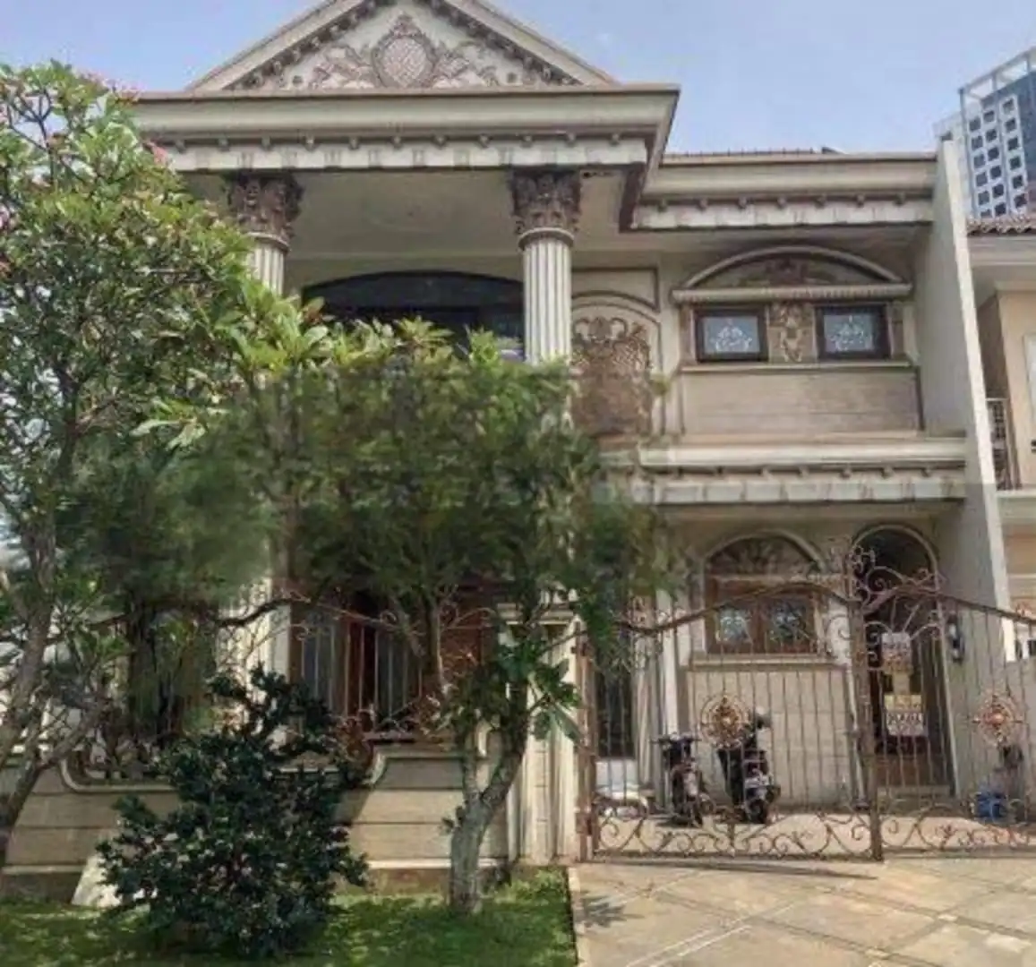 DIJUAL RUMAH 2 LANTAI SAPPHIRE PHG GADING SERPONG SATULISTING.com