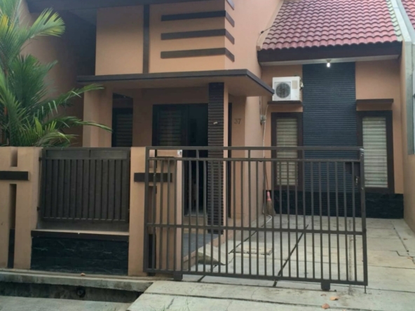 Rumah 2 kamar tidur seberang Mal Grand Galaxy Park jual cepat SATULISTING.com