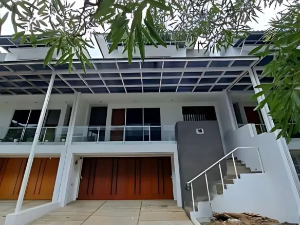 Rumah 3 lantai fully furnished di Pangkalan Jati Cinere Depok SATULISTING.com