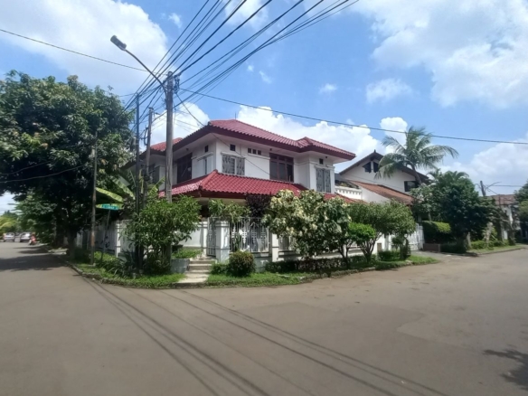 DIJUAL CEPAT RUMAH SIAP HUNI STRATEGIS DI BINTARO JAYA SEKTOR 3 SATULISTING.com