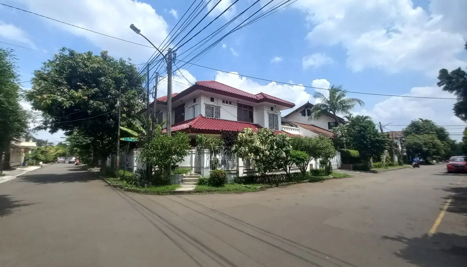 DIJUAL CEPAT RUMAH SIAP HUNI STRATEGIS DI BINTARO JAYA SEKTOR 3 SATULISTING.com