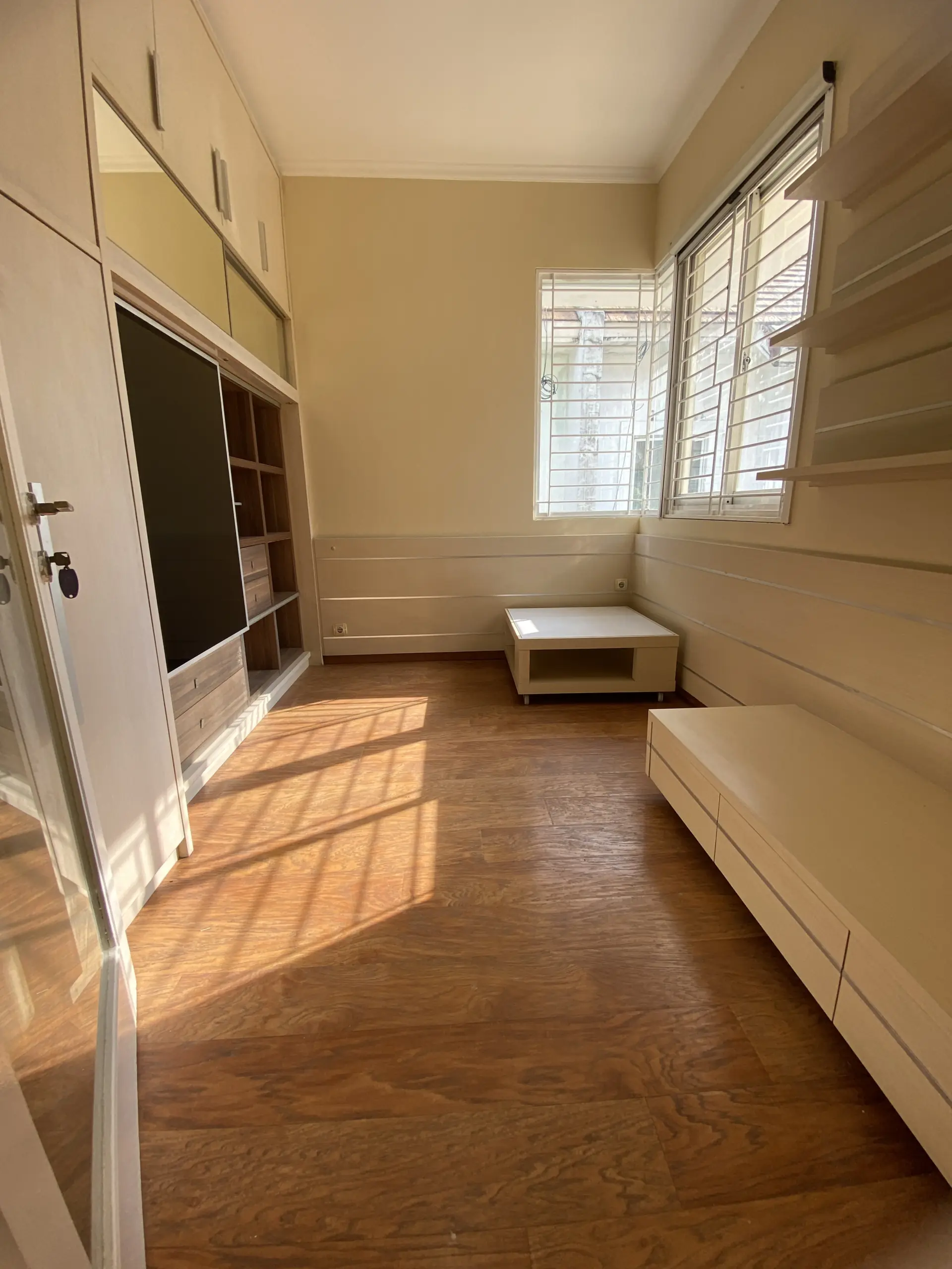 Cluster British Gading Serpong Kamar