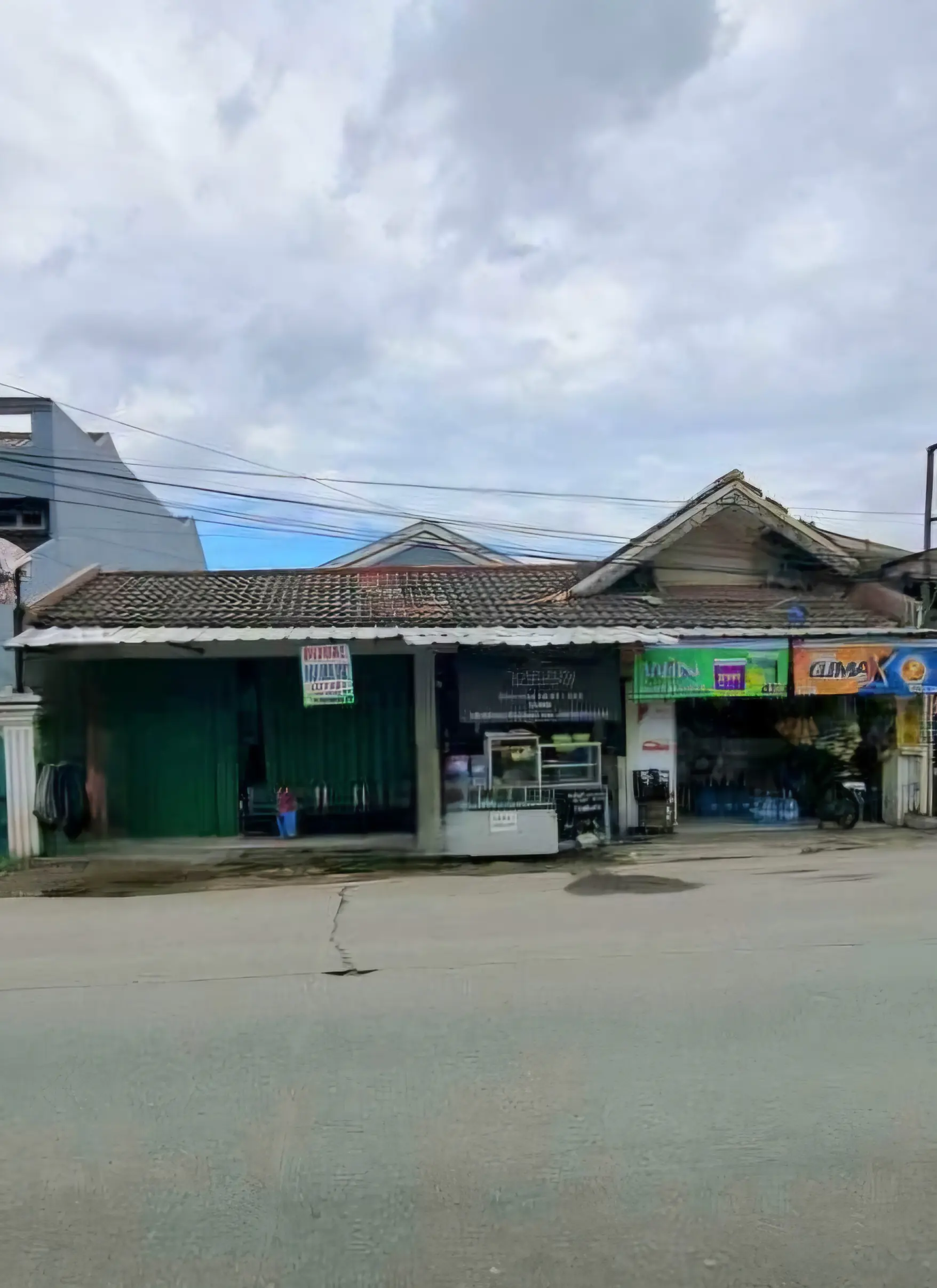 Rumah berkavling tanah luas depan Grand Galaxy City